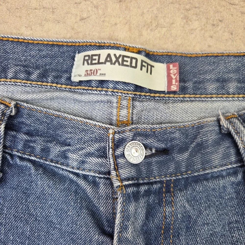 Vintage Levi's 550 Jeans Men's 40x34 Blue Denim Relaxed Fit Y2K Medium Wash